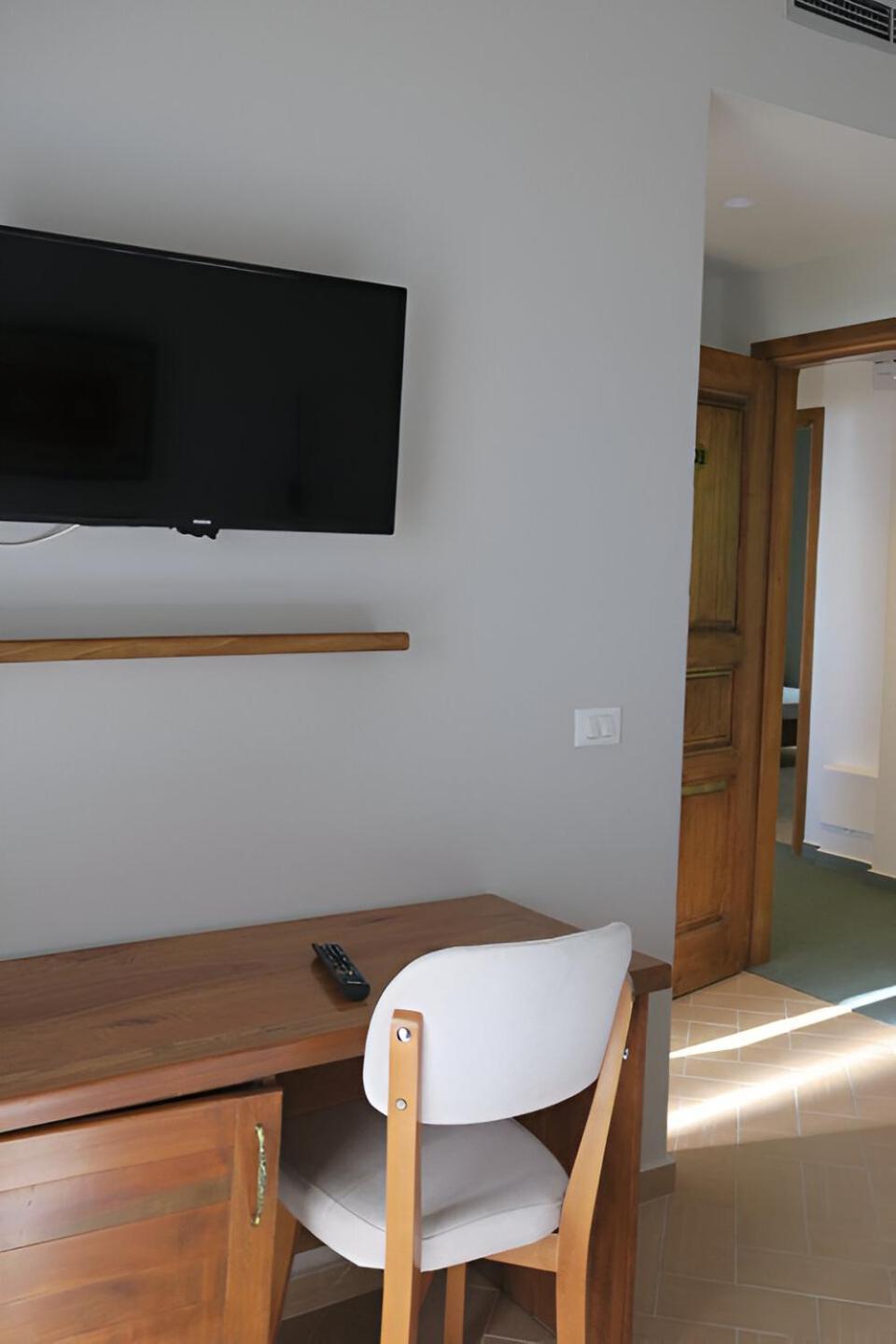 Doko Hotel Radhime Exterior photo