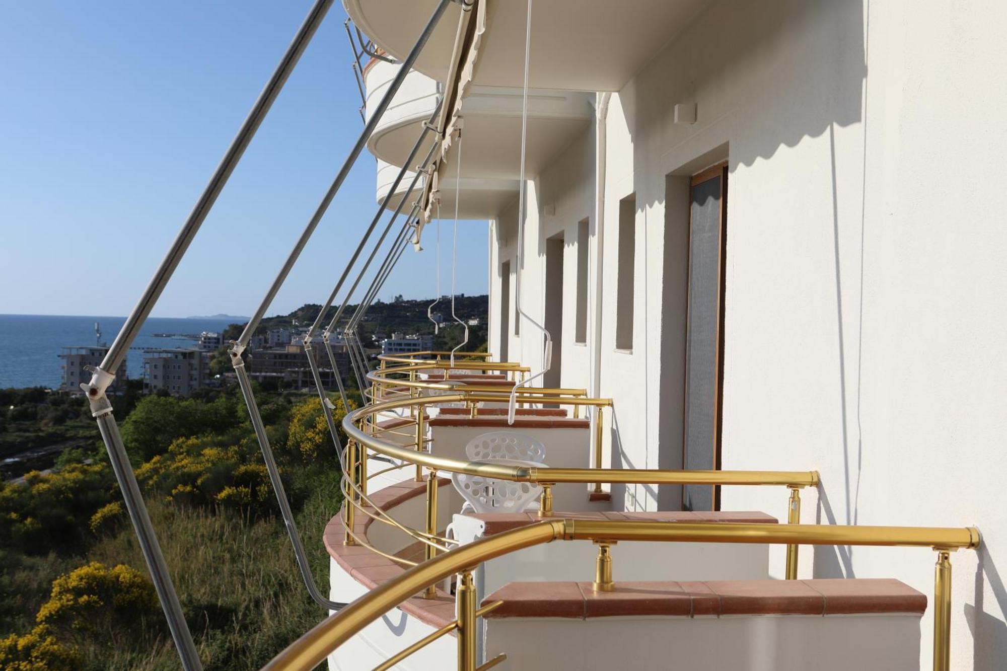 Doko Hotel Radhime Exterior photo